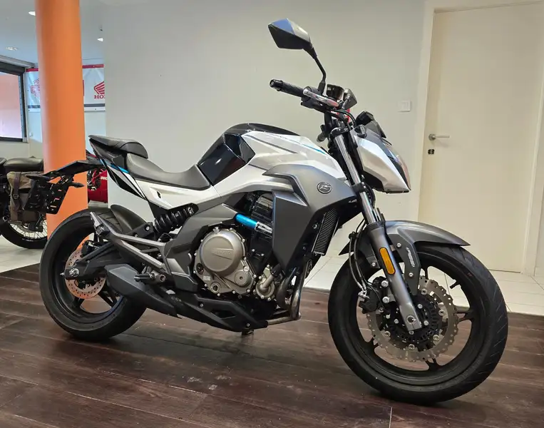 CFMOTO 650 NK - foto 2