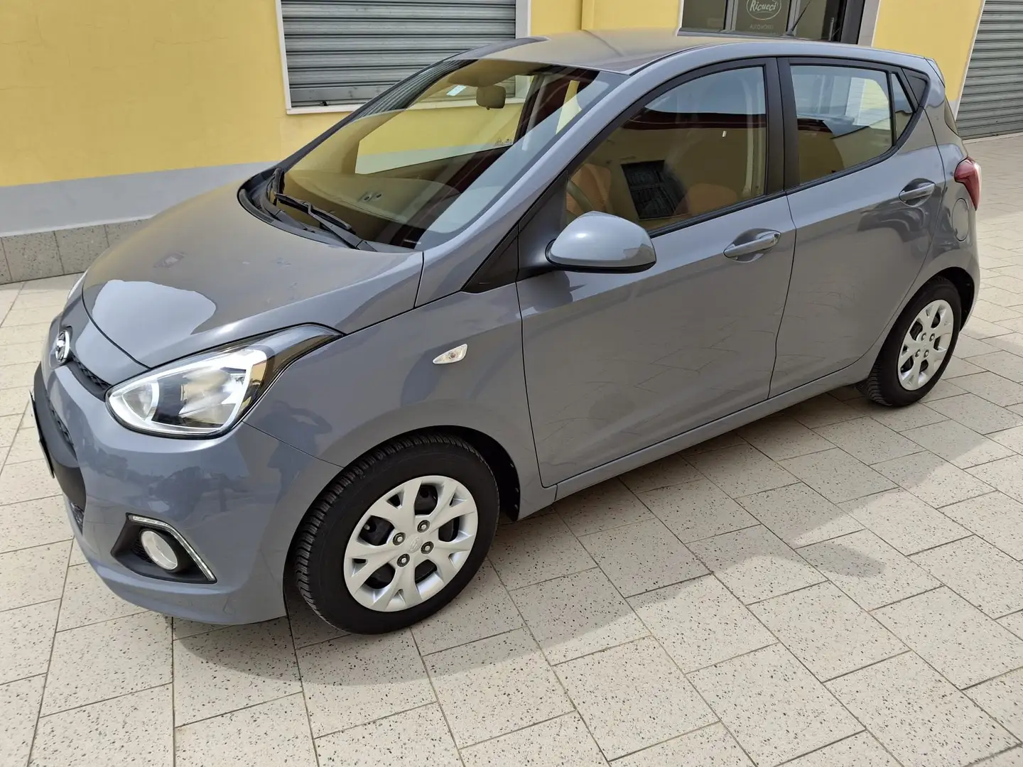 Hyundai i10 1.0 Mpi Style Grigio - 1