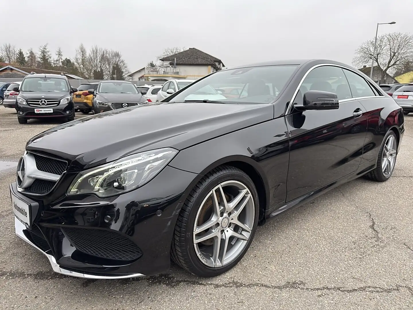 Mercedes-Benz E 200 Aut. Schwarz - 2