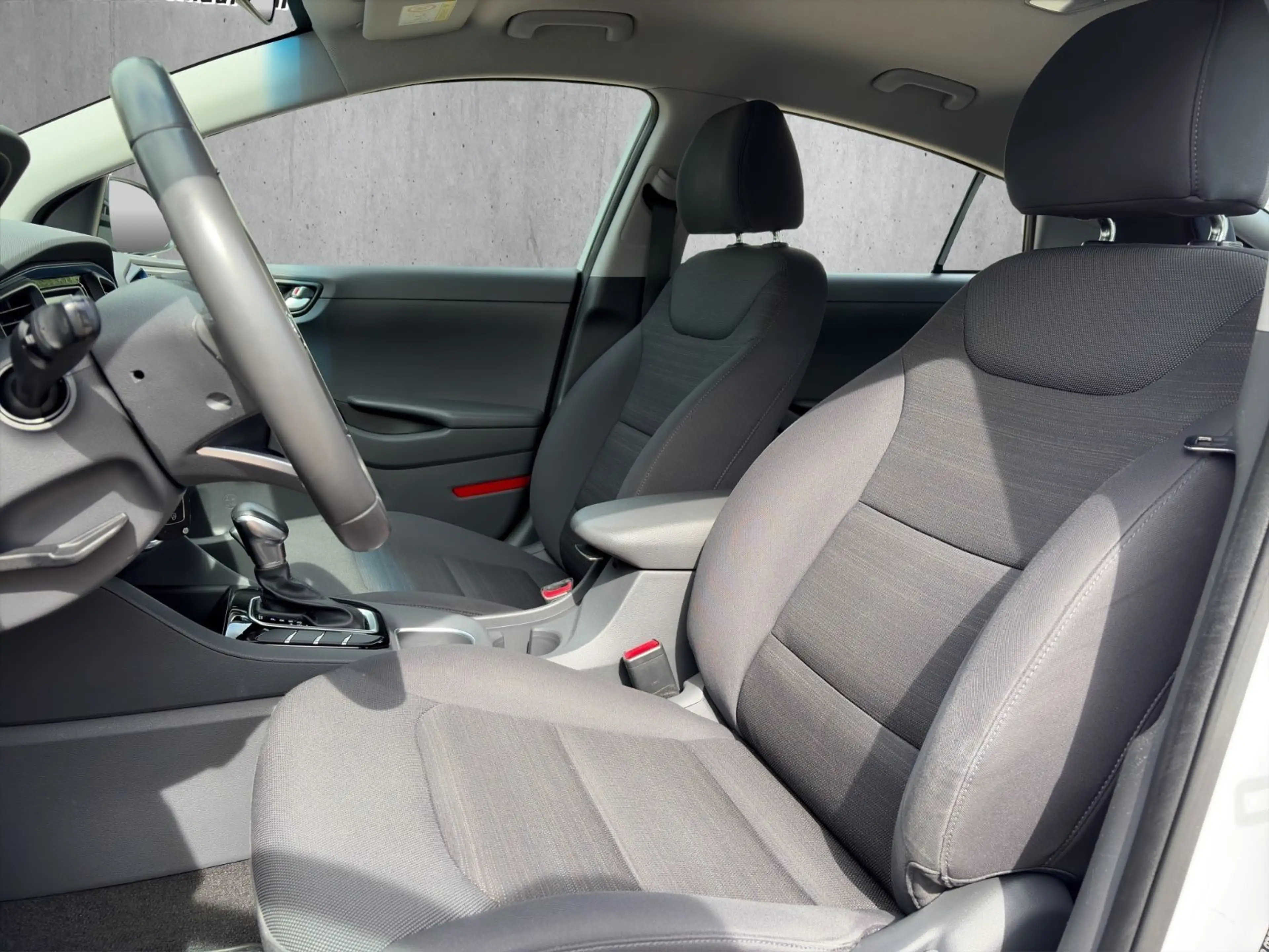 Hyundai IONIQ Ioniq Trend Hybrid AHK/KAMERA/PDC/ACC/DAB+ — photo 12
