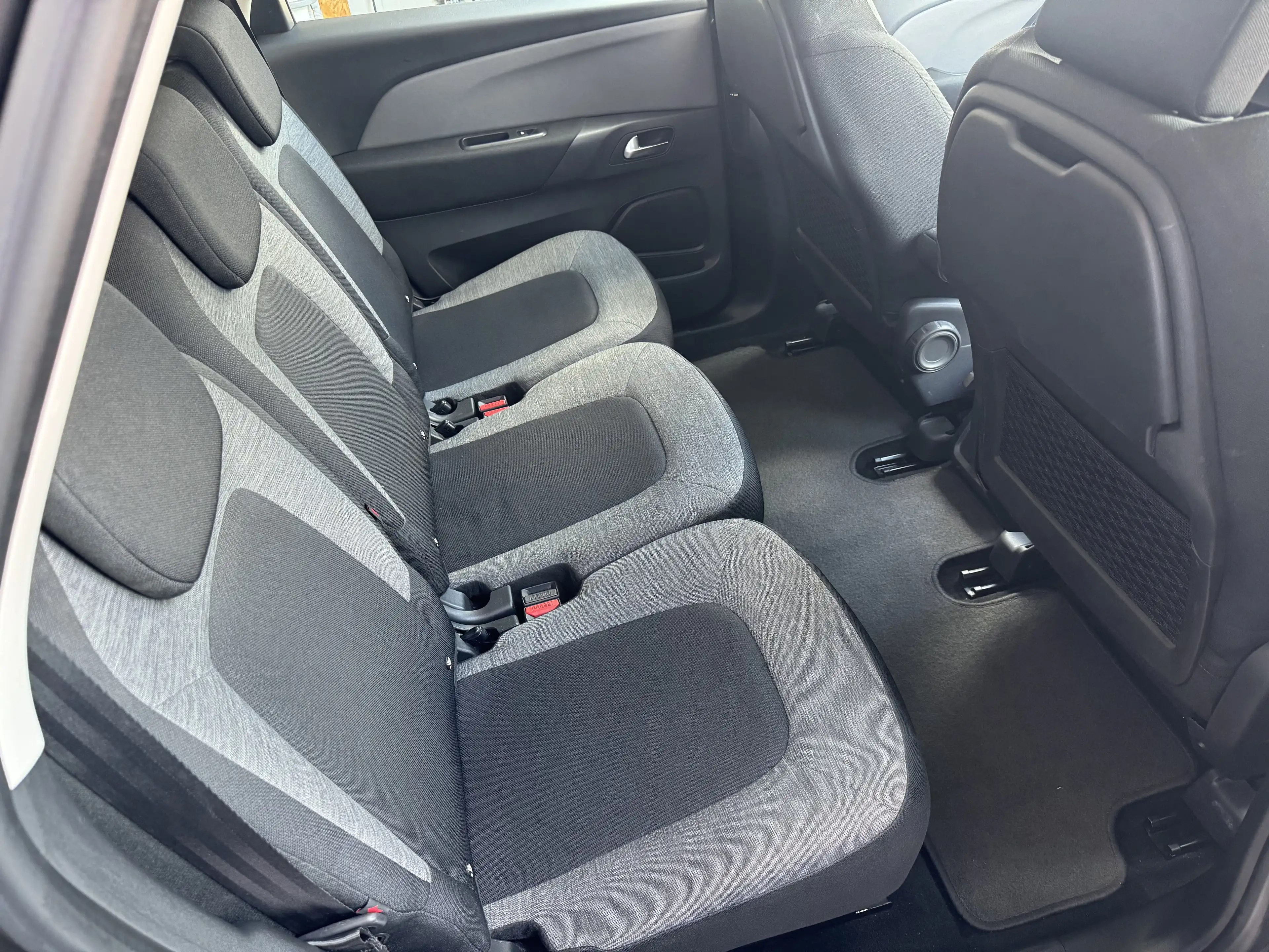 Citroen C4 SpaceTourer Feel 1.2 96 kW /Panorama-Dach — photo 15