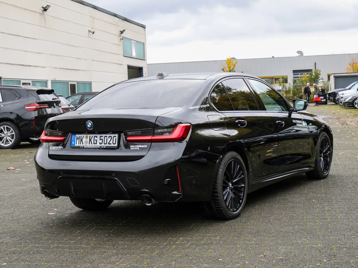BMW 320 d xDrive M-Sport FACEL. LED ACC NAVI SHZ Zwart - 2