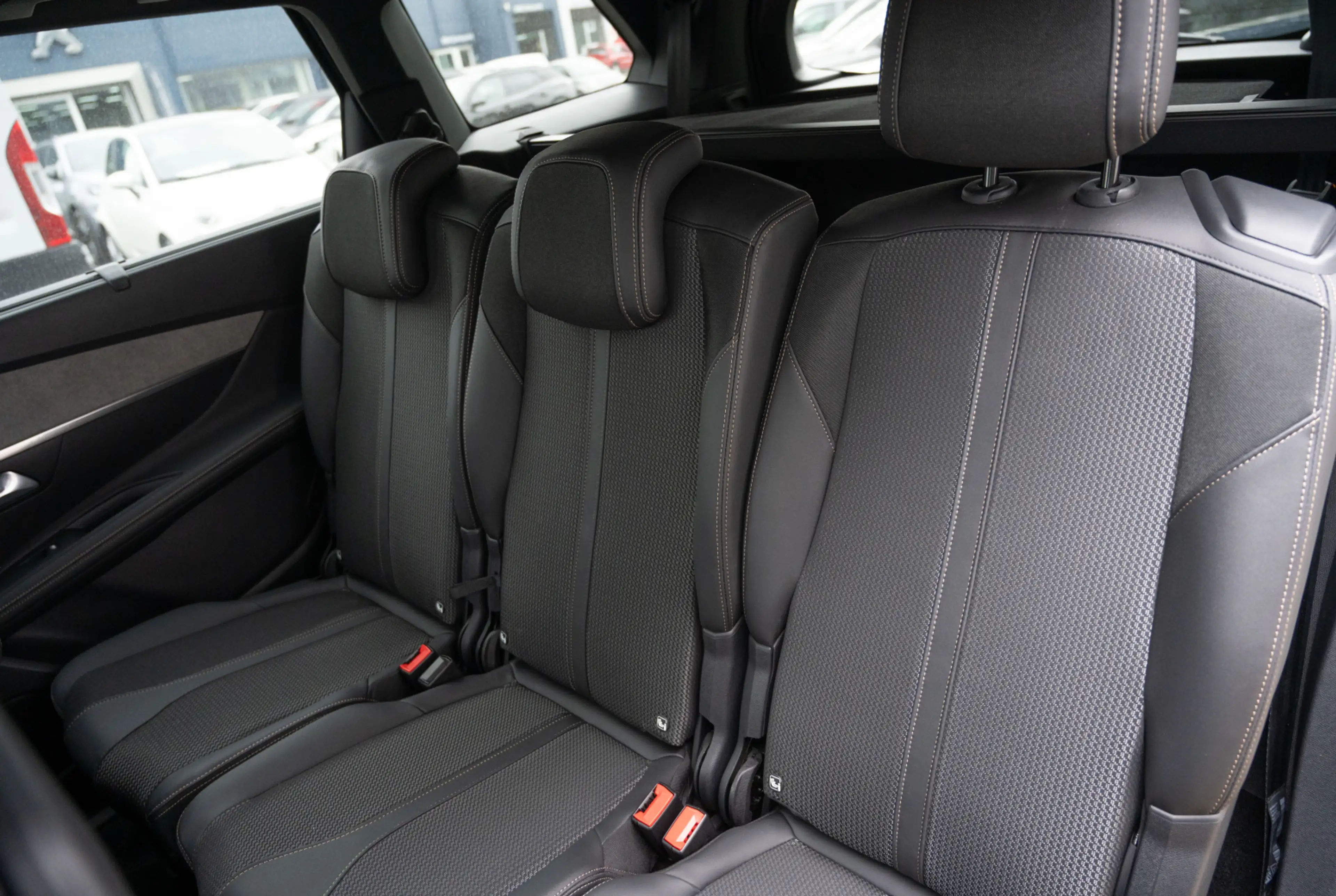 Peugeot 5008 GT 1.2 Hybrid 136 e-DSC6 *GW-TOP-DEAL* — photo 8