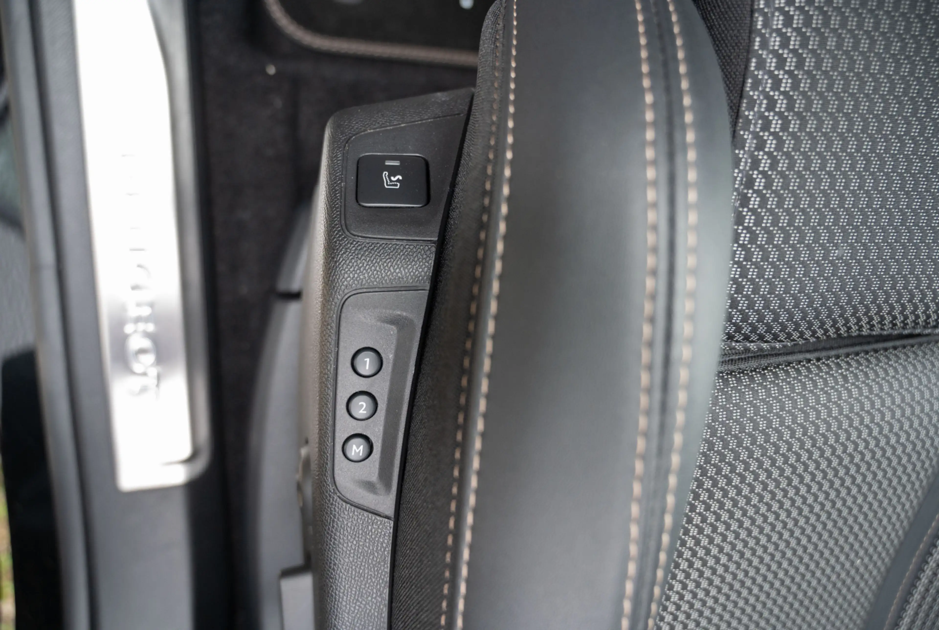 Peugeot 5008 GT 1.2 Hybrid 136 e-DSC6 *GW-TOP-DEAL* — photo 9