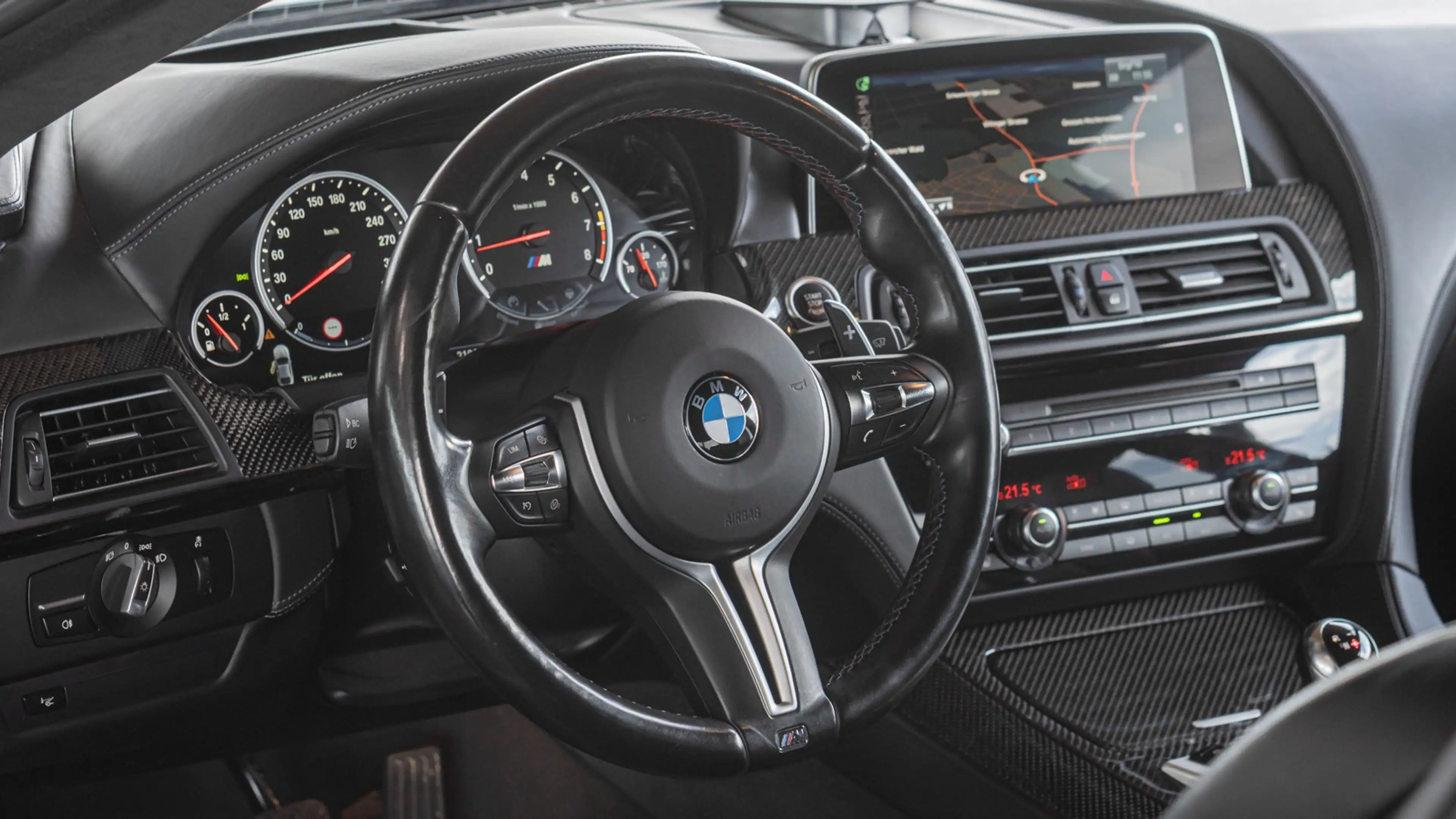 BMW M6 COUPE *AKRAPOVIC*CARBON*360°*HUD*SOFTCLOSE* — photo 12