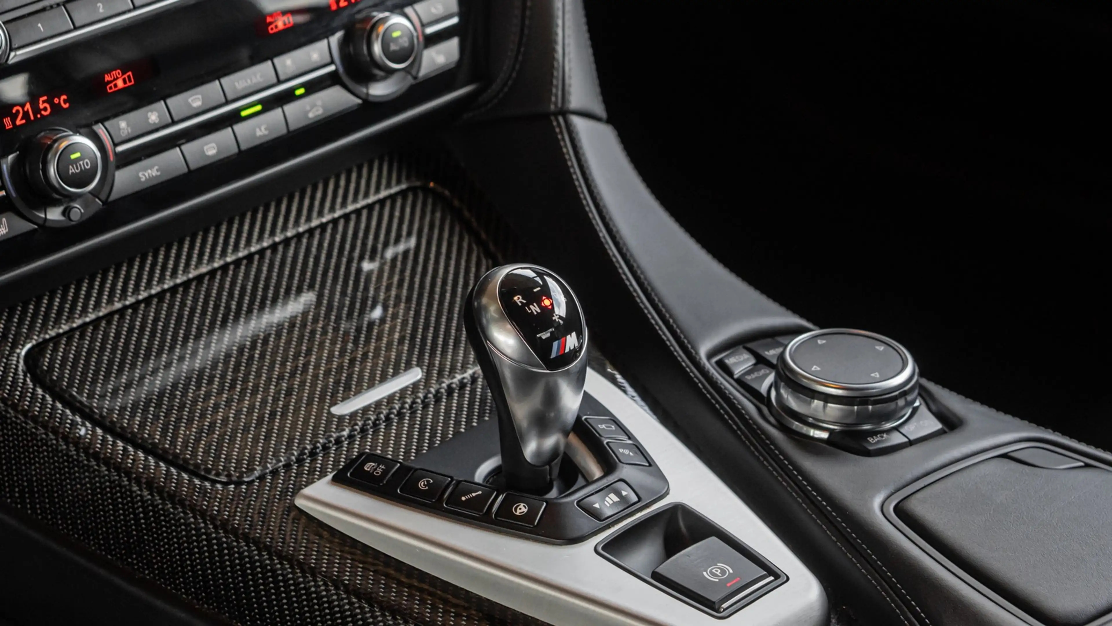BMW M6 COUPE *AKRAPOVIC*CARBON*360°*HUD*SOFTCLOSE* — photo 13