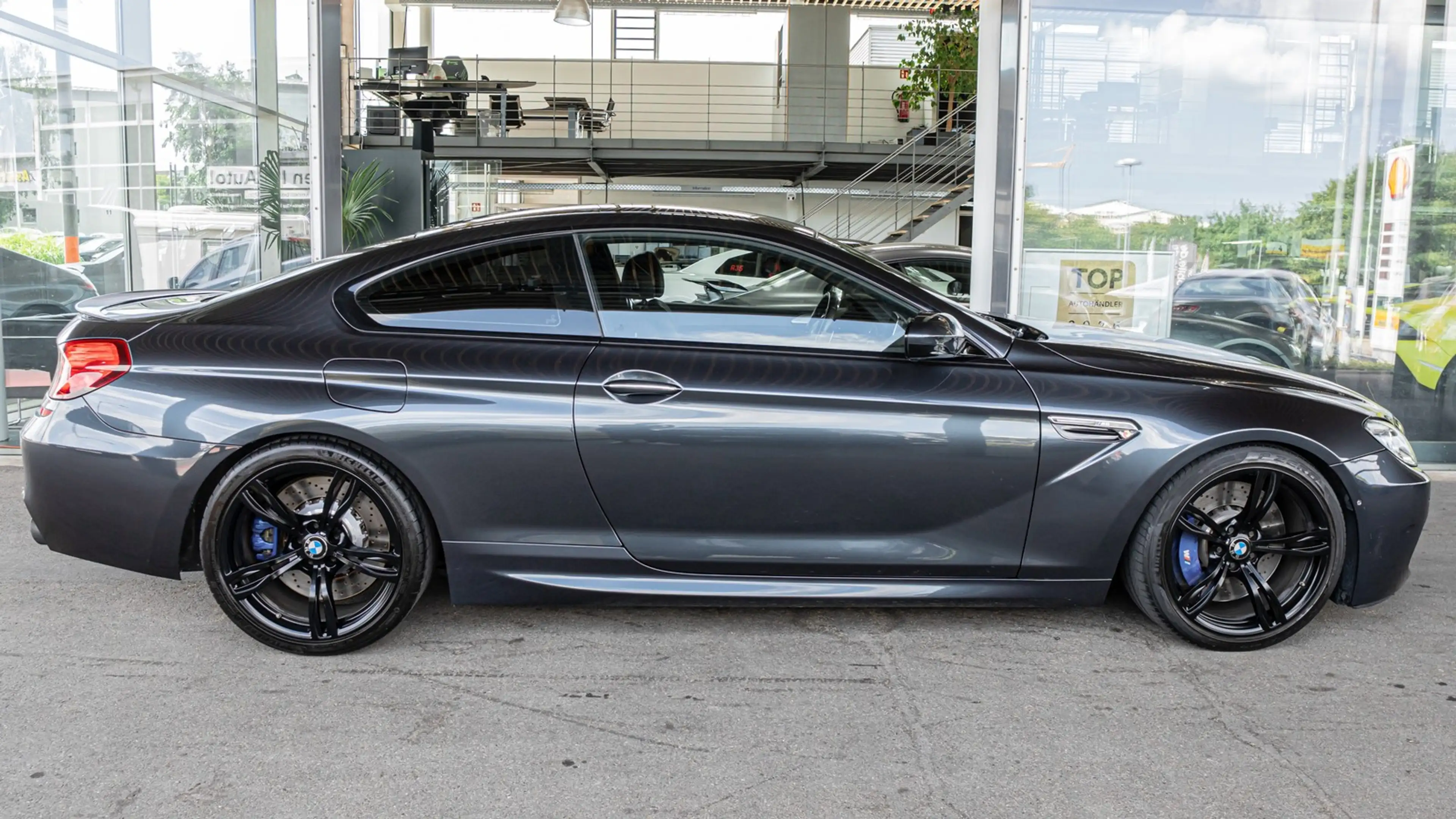 BMW M6 COUPE *AKRAPOVIC*CARBON*360°*HUD*SOFTCLOSE* — photo 3