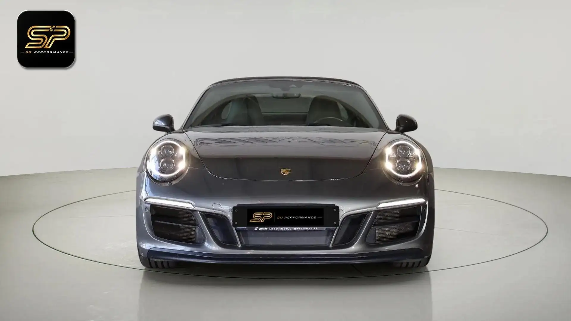 Porsche Targa GTS Grau - 2