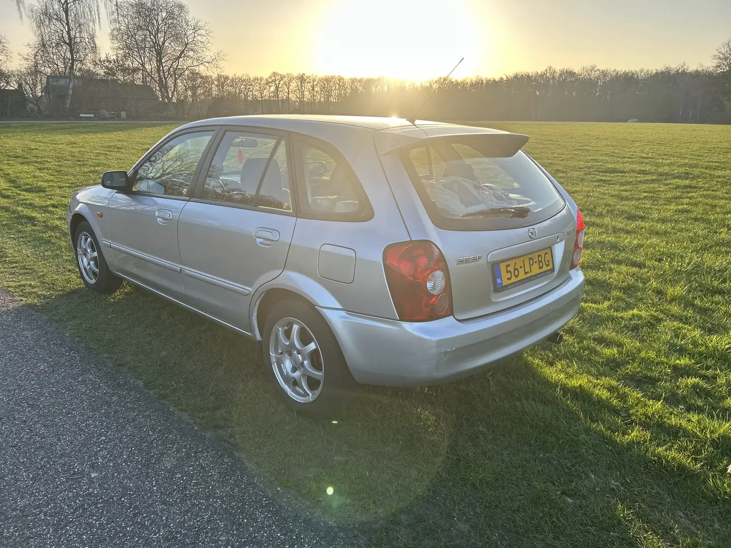 Mazda 323 F 1.6 avtomat apk 29-03-2027 - 1