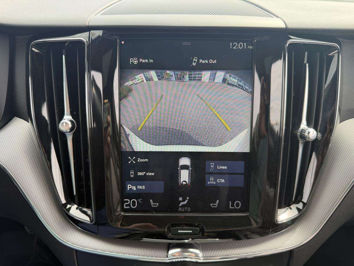 2020 Volvo XC60 T8 Eawd R-Design thumb 25