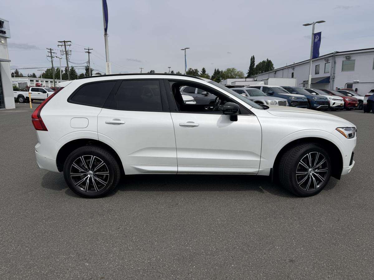2020 Volvo XC60 T8 Eawd R-Design alt 3