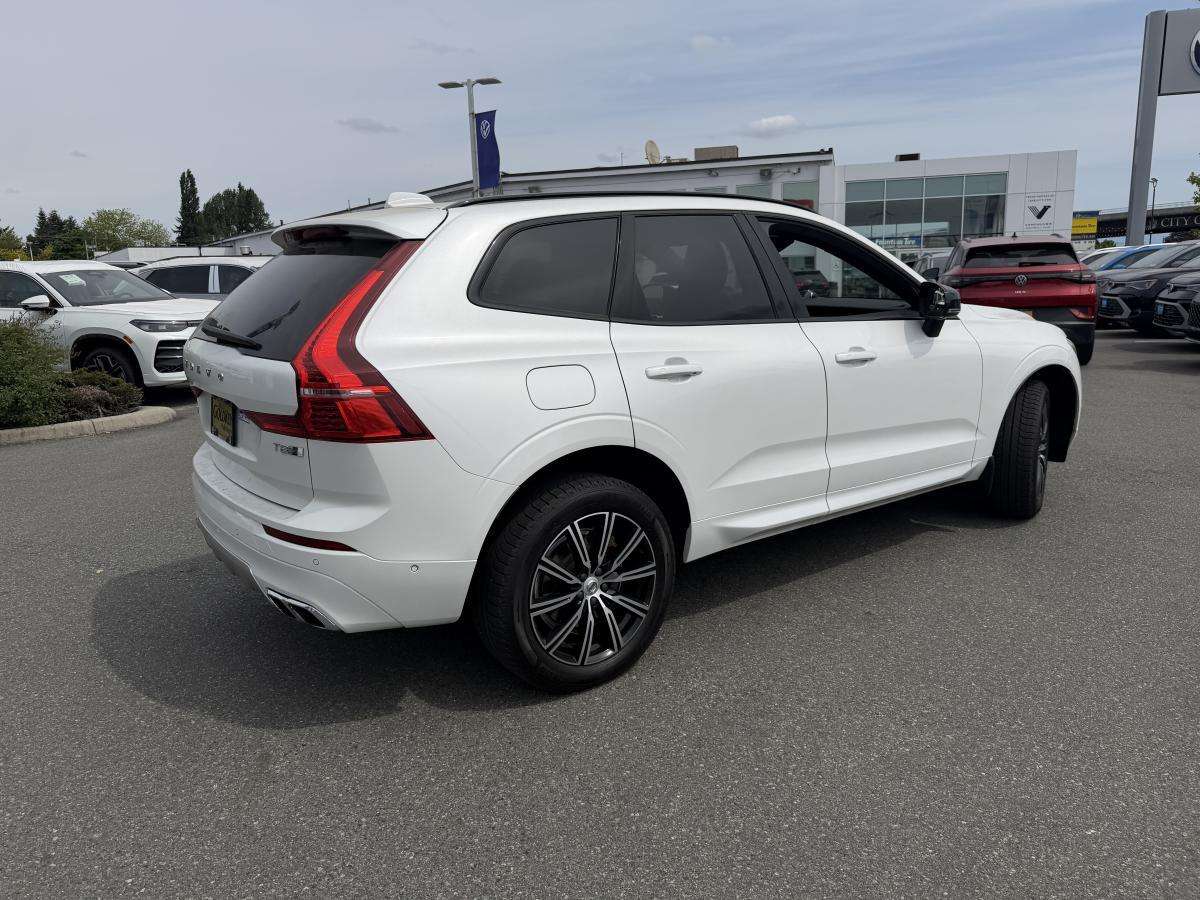 2020 Volvo XC60 T8 Eawd R-Design alt 4