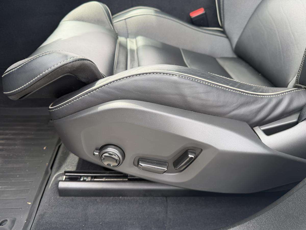 2020 Volvo XC60 T8 Eawd R-Design thumb 17