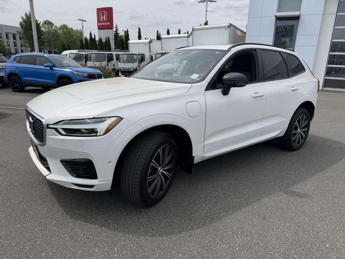 2020 Volvo XC60 T8 Eawd R-Design thumb 8
