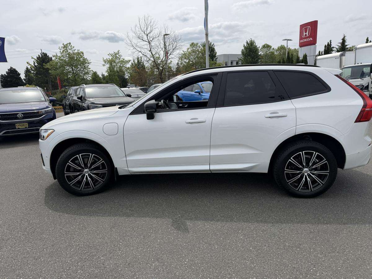 2020 Volvo XC60 T8 Eawd R-Design thumb 7