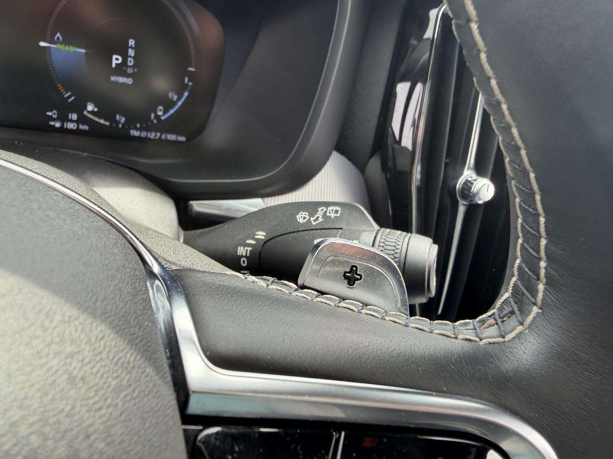 2020 Volvo XC60 T8 Eawd R-Design thumb 23