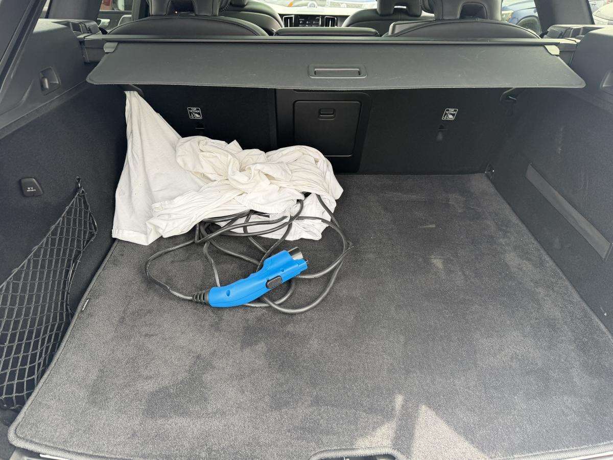 2020 Volvo XC60 T8 Eawd R-Design thumb 30