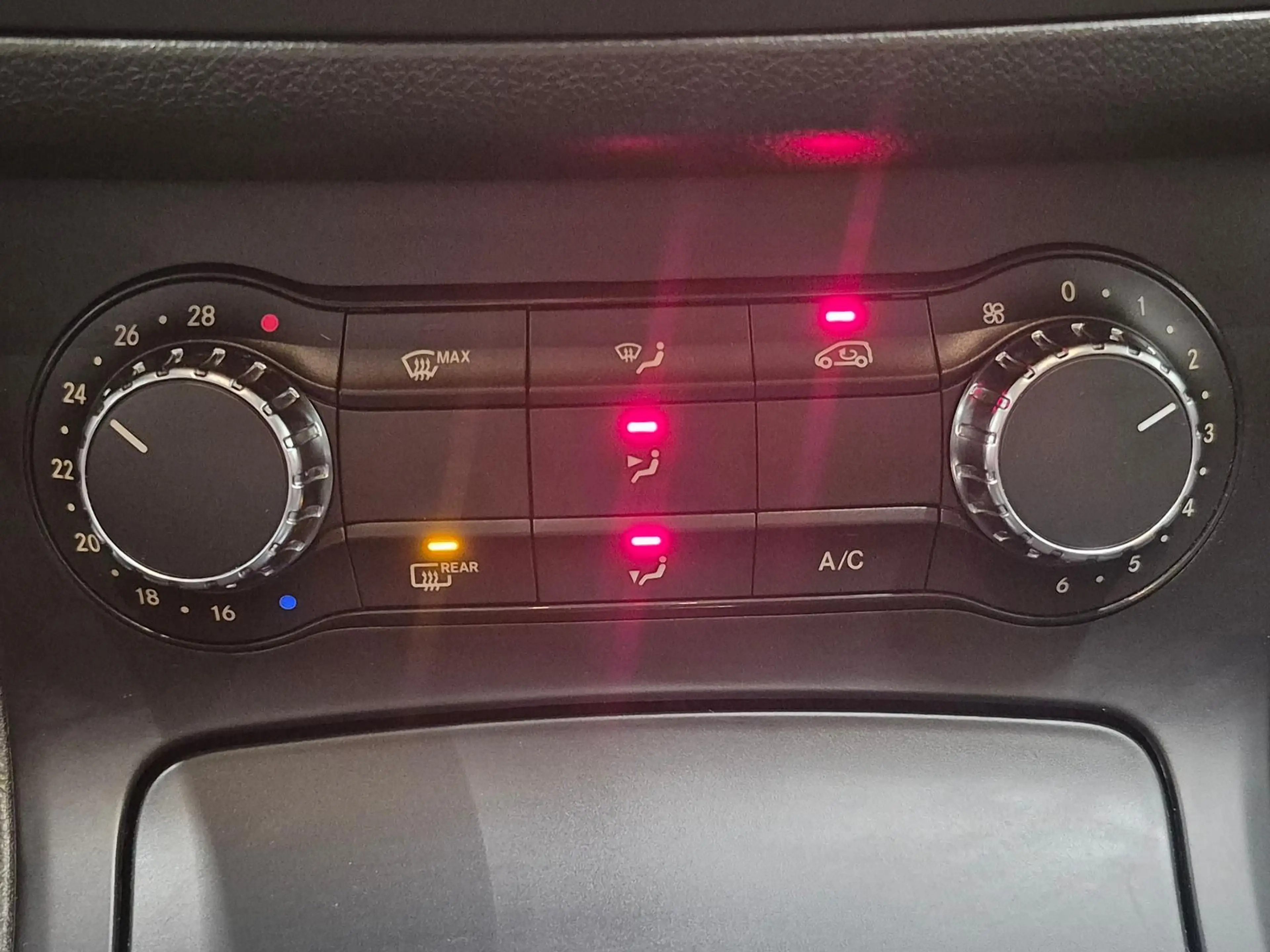 Mercedes-Benz B 200 Bi-Xenon/BT/Tempom./Dyn.Sel./PDC/17-LM — photo 15