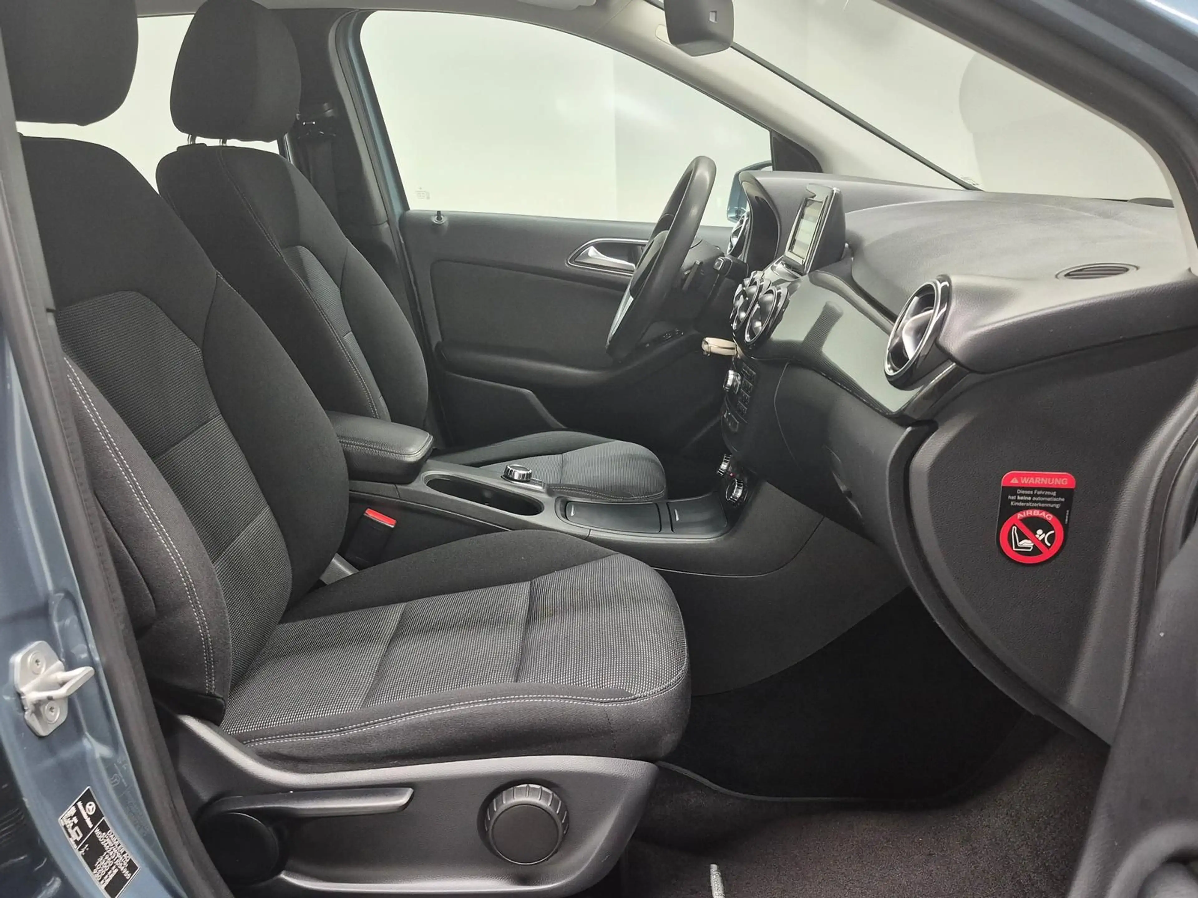 Mercedes-Benz B 200 Bi-Xenon/BT/Tempom./Dyn.Sel./PDC/17-LM — photo 10