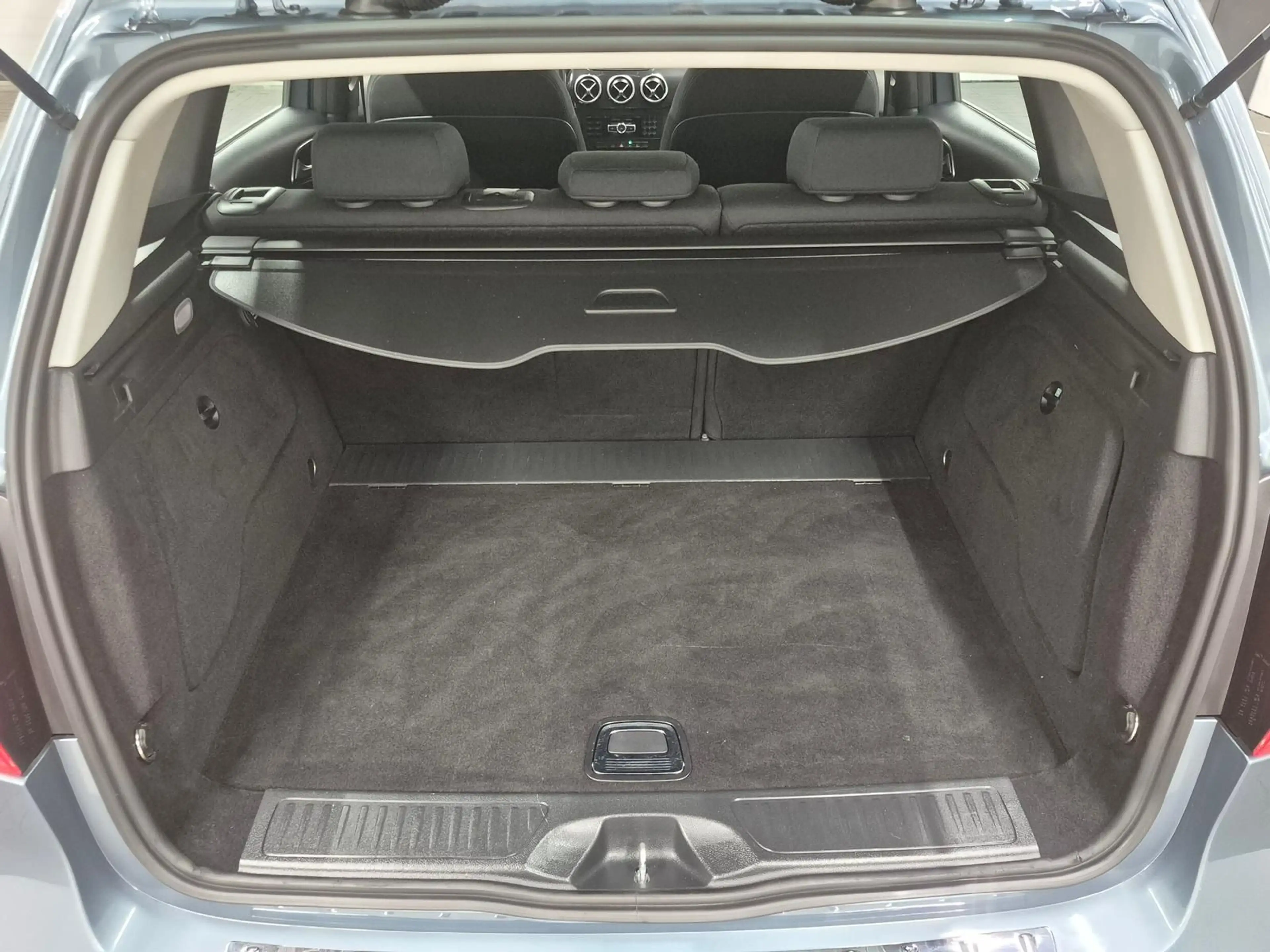Mercedes-Benz B 200 Bi-Xenon/BT/Tempom./Dyn.Sel./PDC/17-LM — photo 8