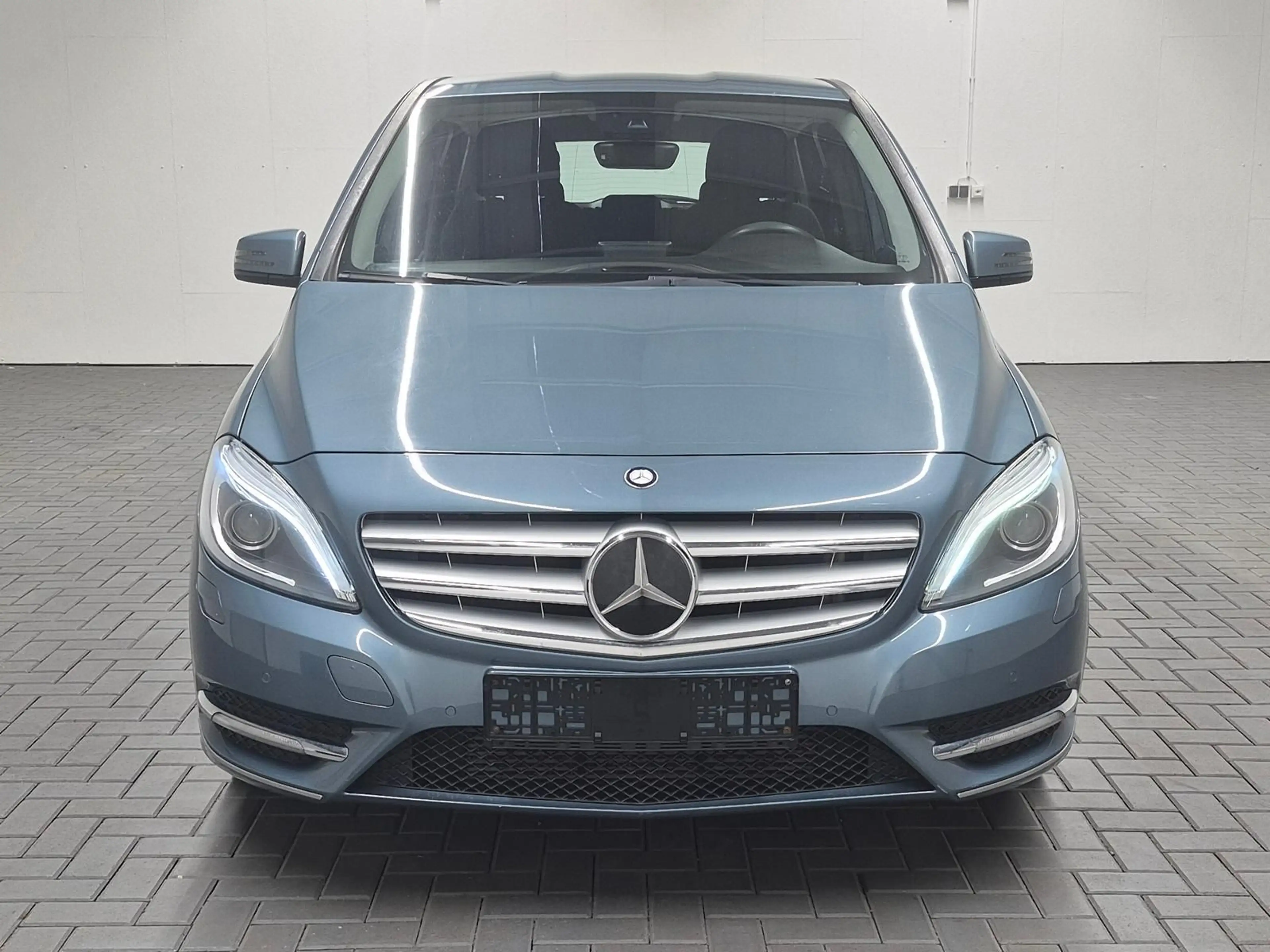 Mercedes-Benz B 200 Bi-Xenon/BT/Tempom./Dyn.Sel./PDC/17-LM — photo 7