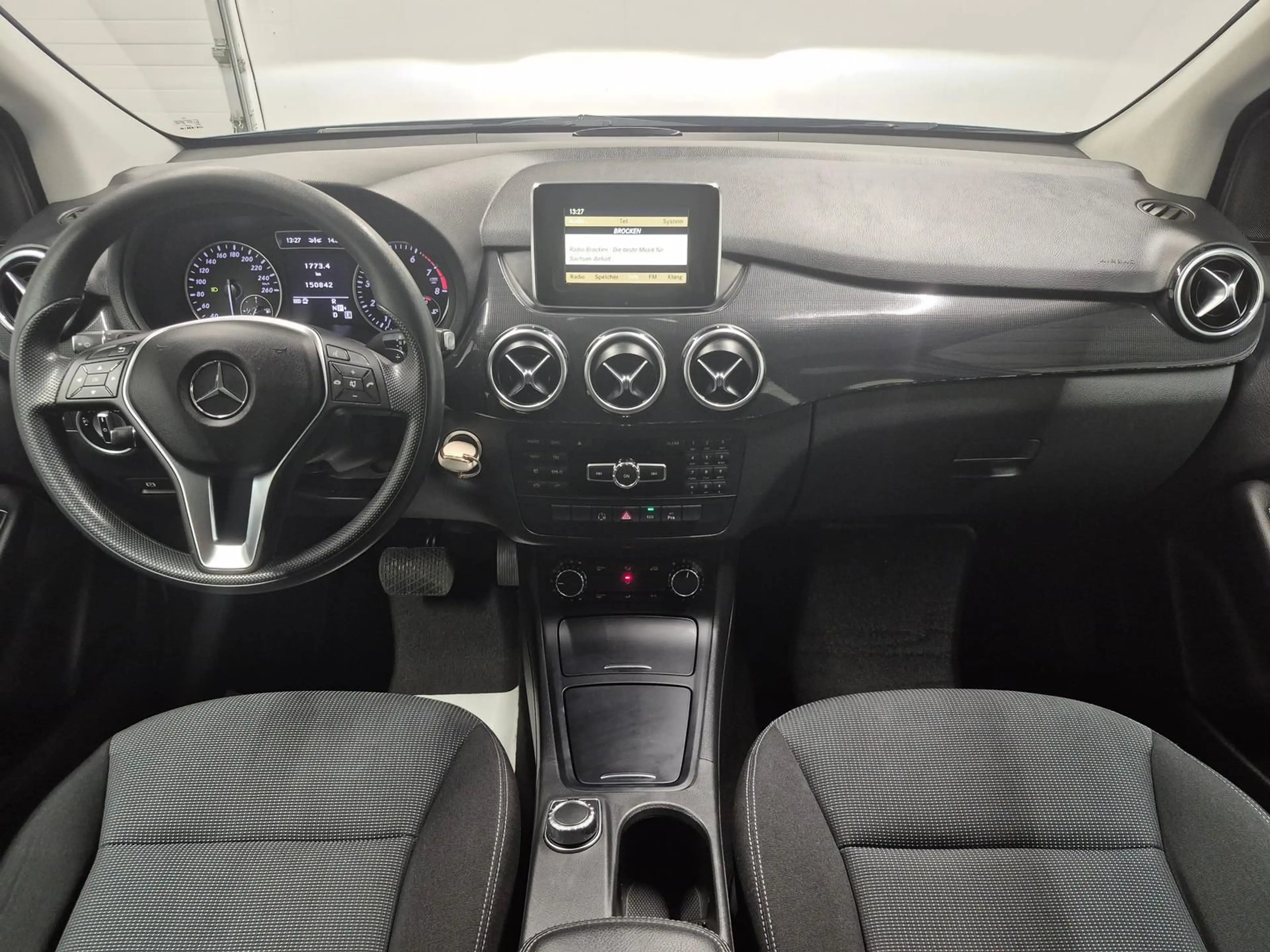 Mercedes-Benz B 200 Bi-Xenon/BT/Tempom./Dyn.Sel./PDC/17-LM — photo 12
