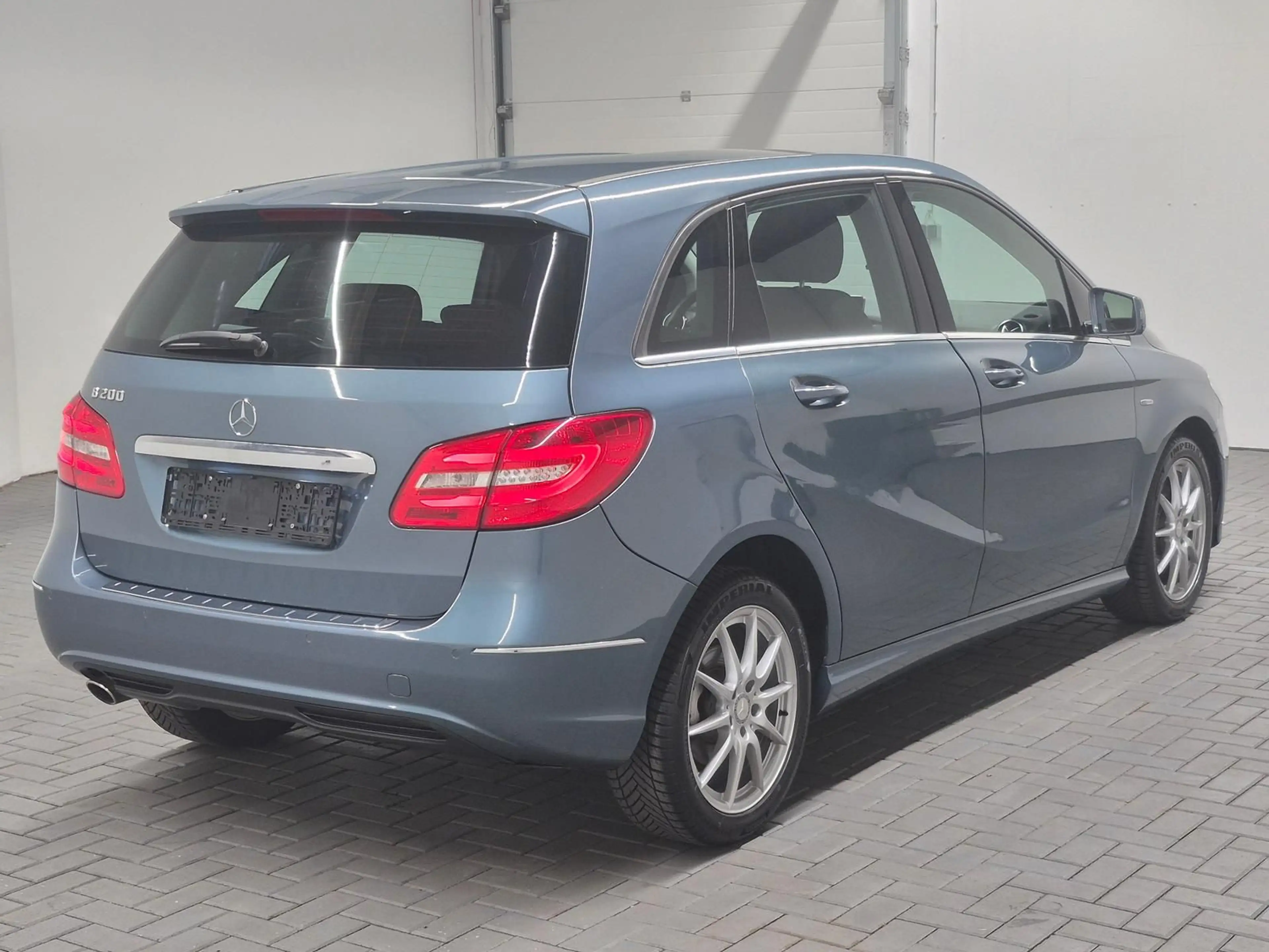 Mercedes-Benz B 200 Bi-Xenon/BT/Tempom./Dyn.Sel./PDC/17-LM — photo 4