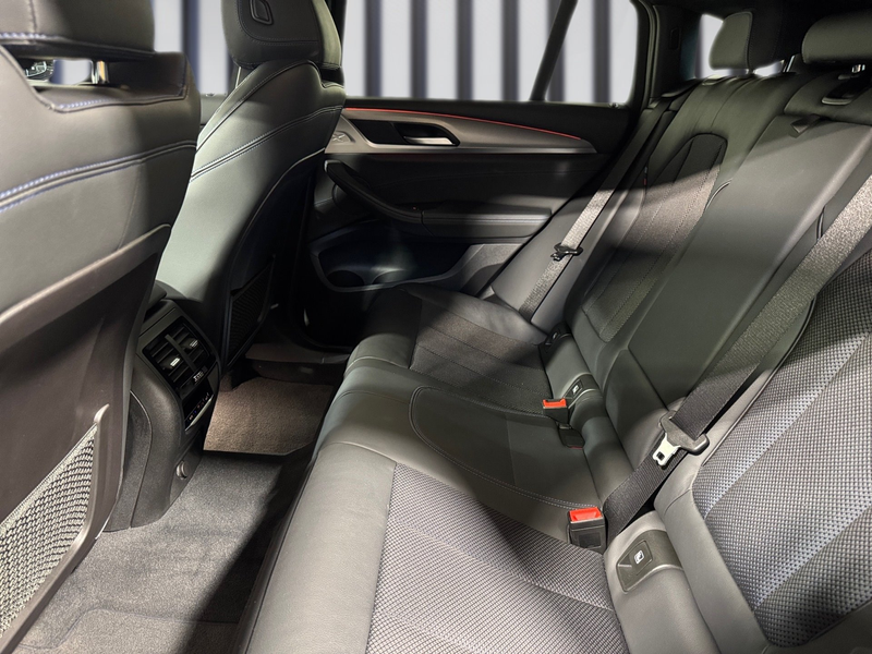 BMW X4 xDrive20d — photo 8