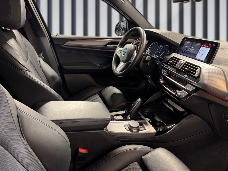 BMW X4 xDrive20d — photo 14