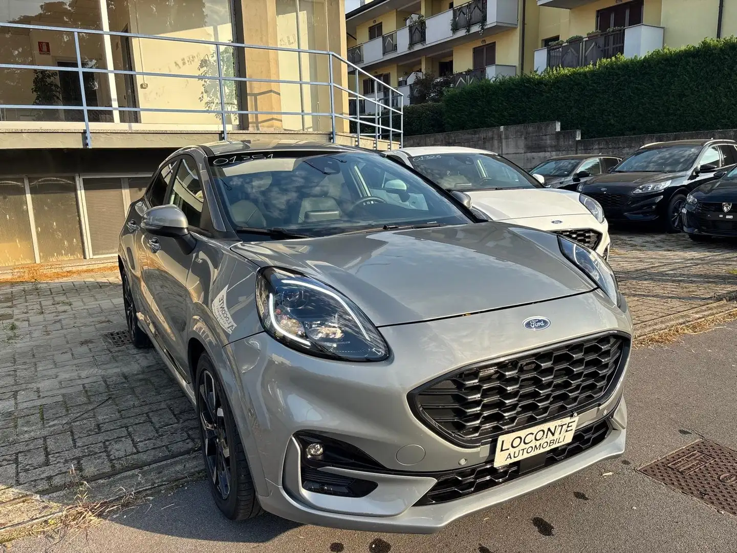 Ford Puma 1.0 ecoboost h ST-line X Design s Silber - 1