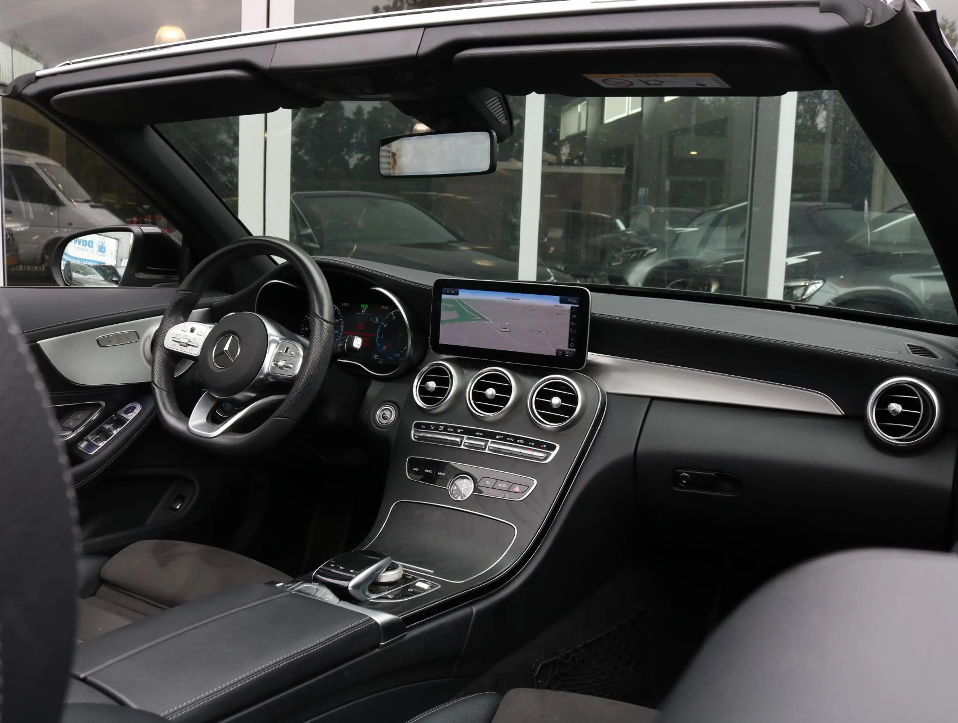 Mercedes-Benz C 200 Cabrio AMG Line Airscarf | Sfeerverlichting — photo 3