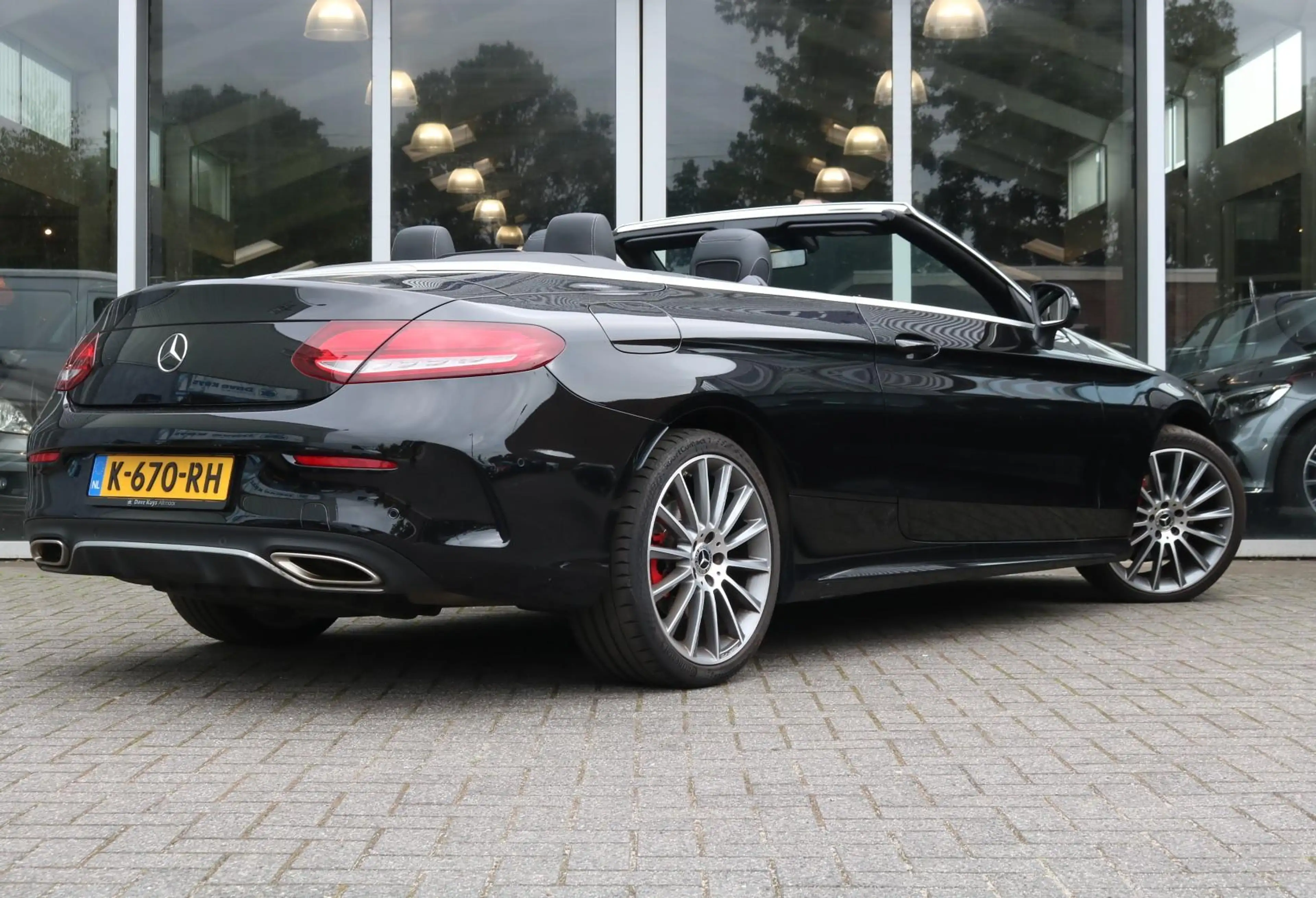 Mercedes-Benz C 200 Cabrio AMG Line Airscarf | Sfeerverlichting — photo 2