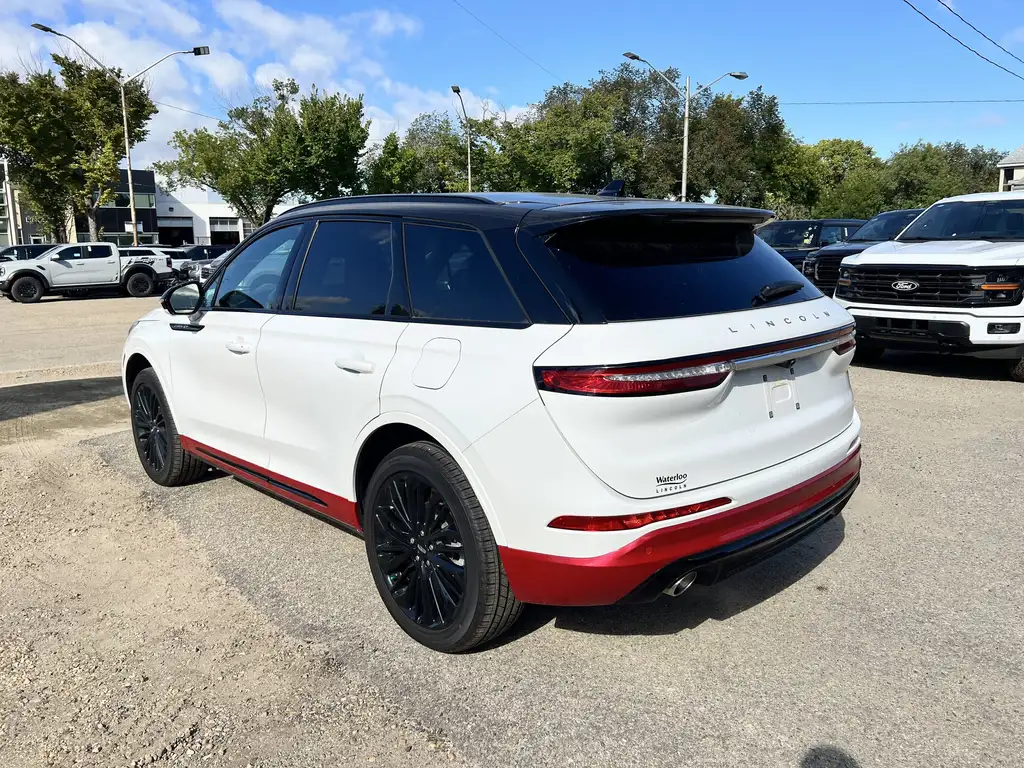 2025 Lincoln Corsair Reserve | Dual-Zone Climate | SYNC 4 | Drive Modes — photo 6