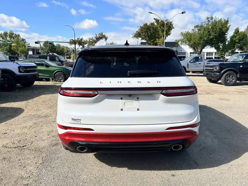 2025 Lincoln Corsair Reserve | Dual-Zone Climate | SYNC 4 | Drive Modes — photo 7