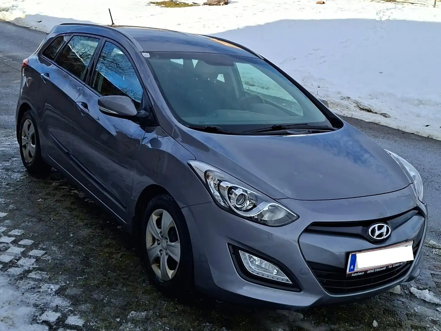 Hyundai i30 i30 CW 1,4 CRDi Europe DPF Europe Grau - 2