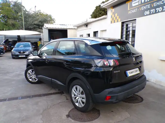 Peugeot 3008 view 3