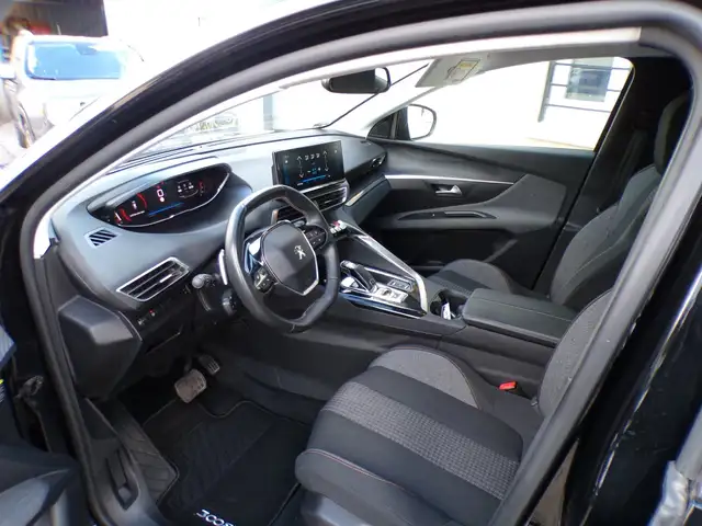 Peugeot 3008 view 11
