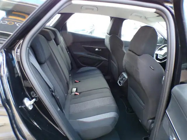 Peugeot 3008 view 9