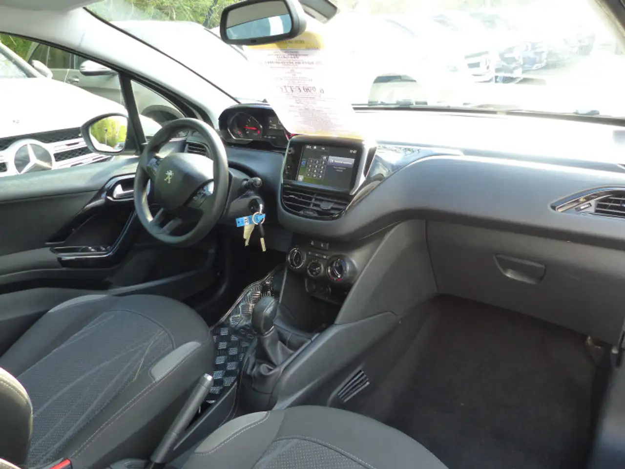 Peugeot 208 208 — photo 14