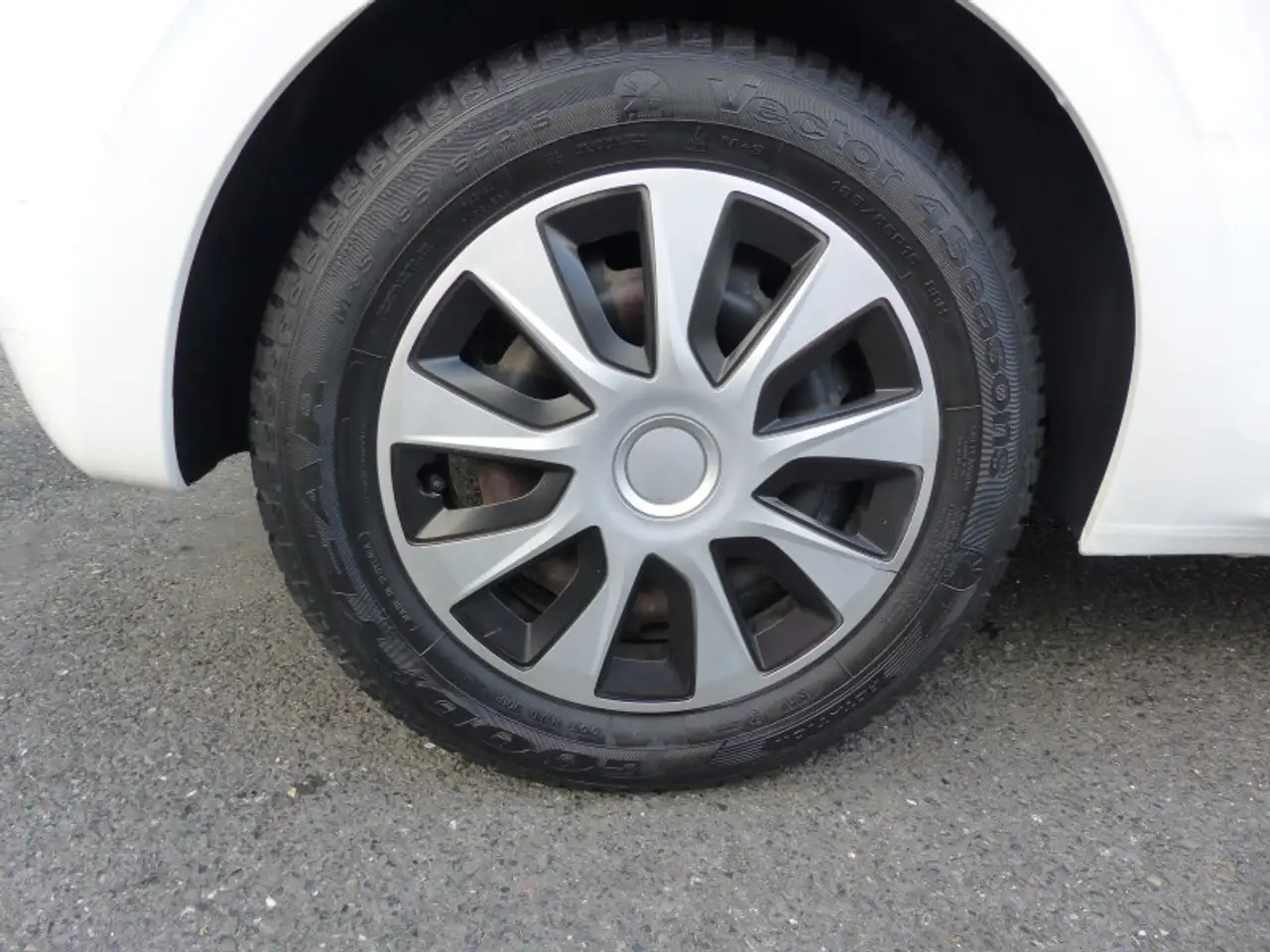 Peugeot 208 208 — photo 8