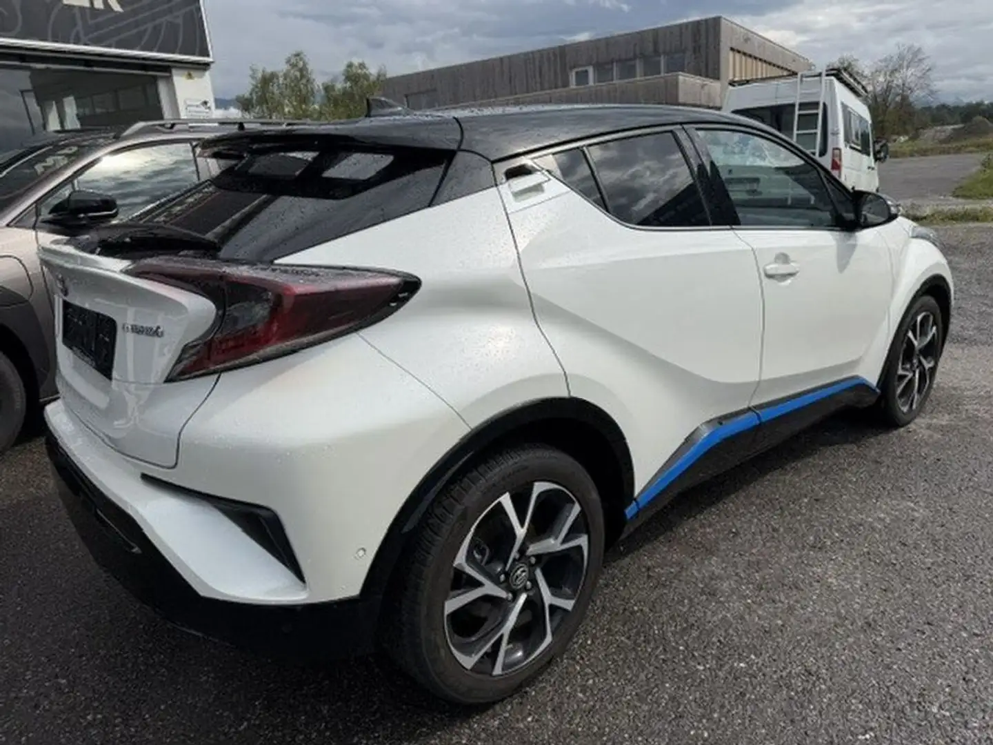 Toyota C-HR Hybrid C-ult +Driver Assist Paket und Bi-Tone Weiß - 2