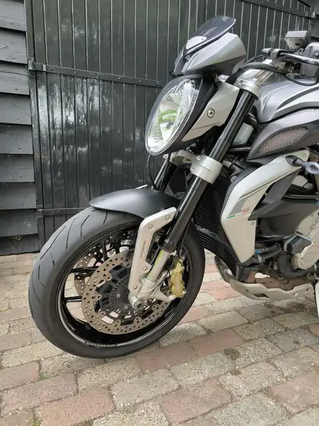 MV Agusta Dragster - foto 6