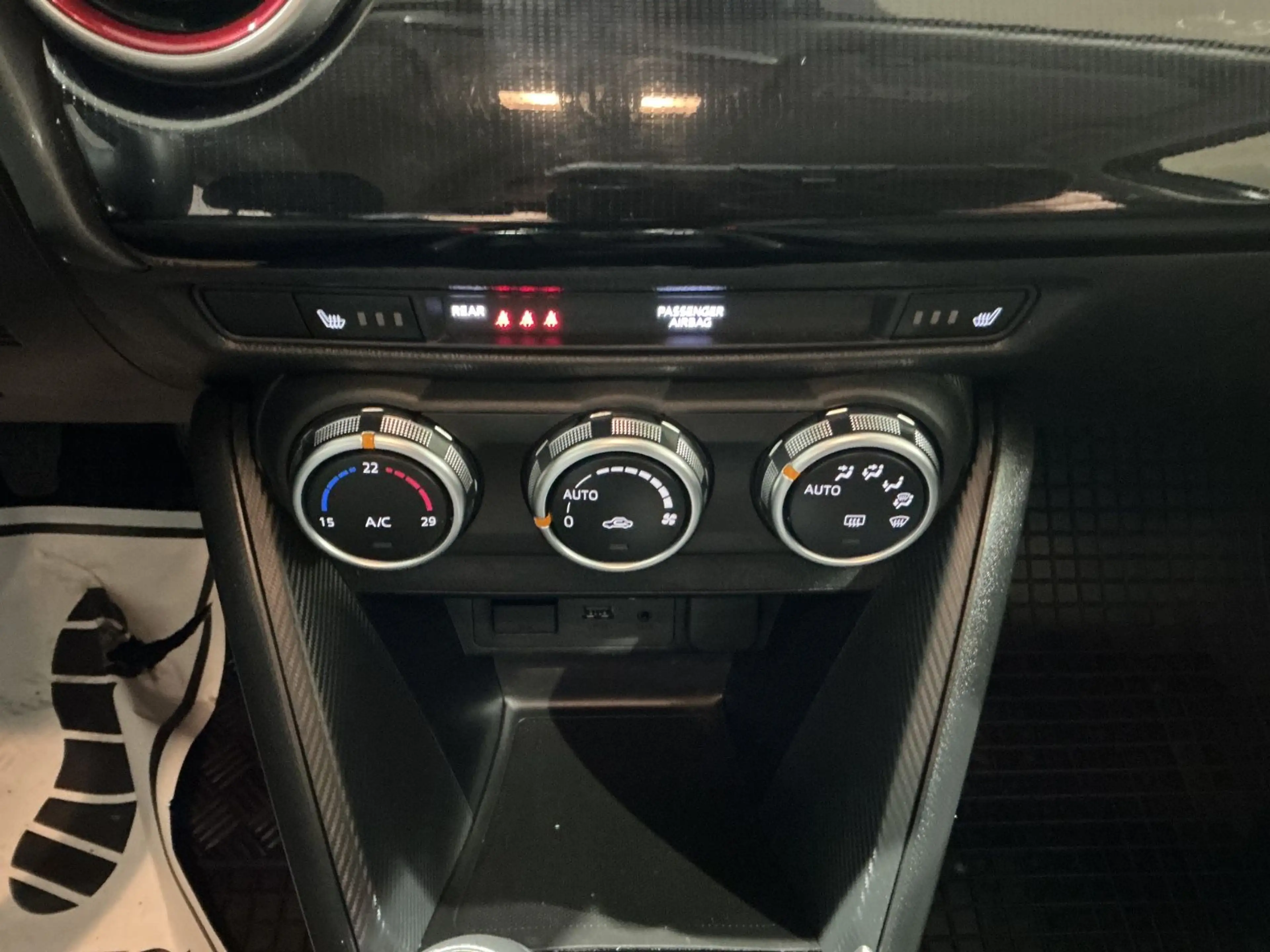 Mazda 2 Homura *LED*SHZ*Carplay — photo 14