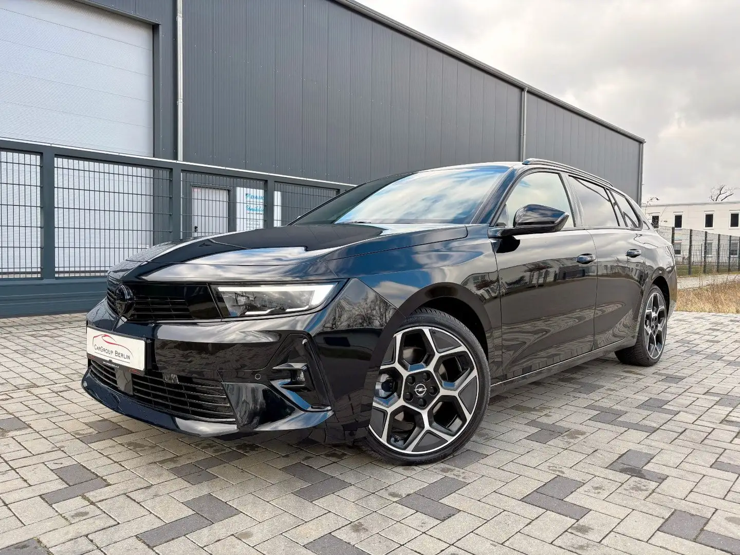Opel Astra ST 1.5D Ultimate GS / PANO HUD NAPPA*VOLL* Schwarz - 1