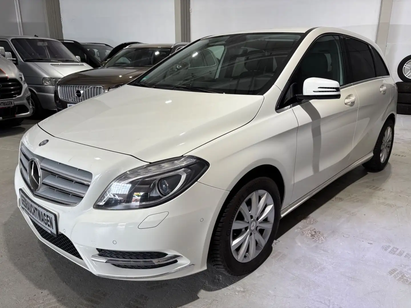 Mercedes-Benz B 180 *Bi-Xenon*SHZ*Navi* Weiß - 1