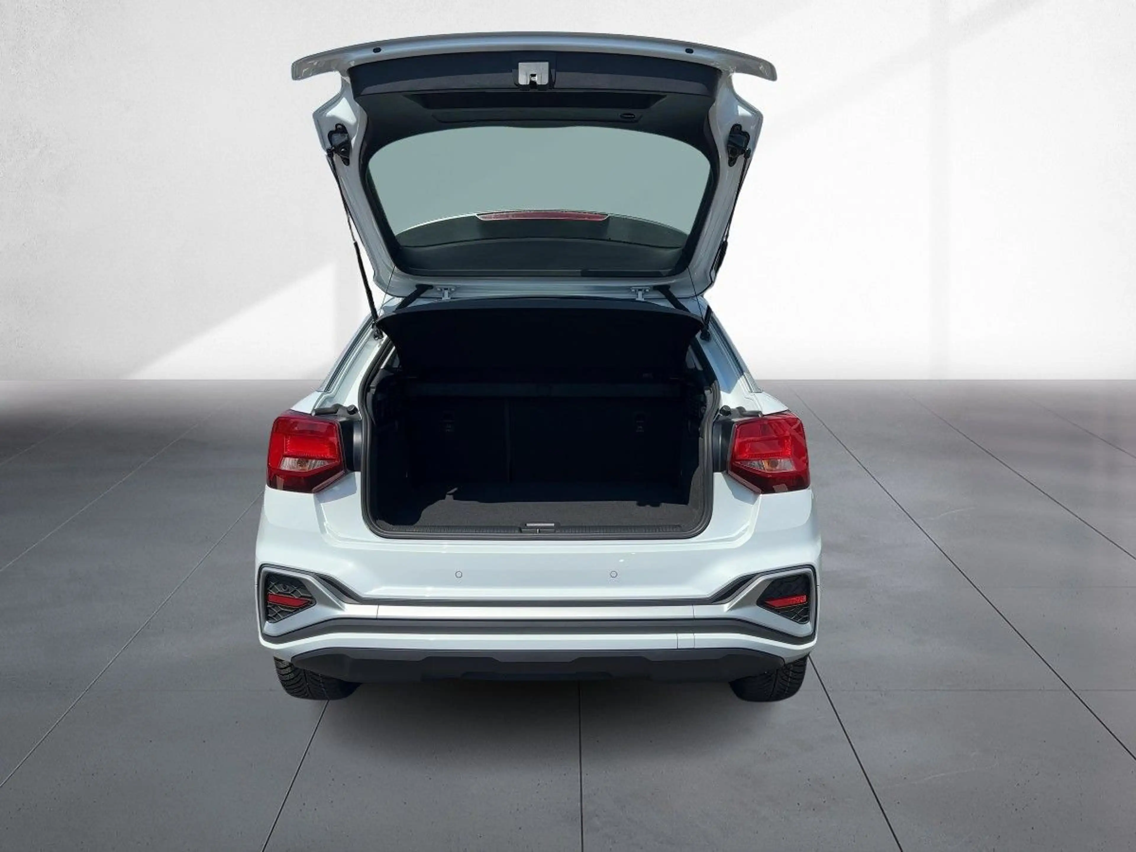 Audi Q2 S line 30 TFSI Schaltgetriebe LED SW — photo 12