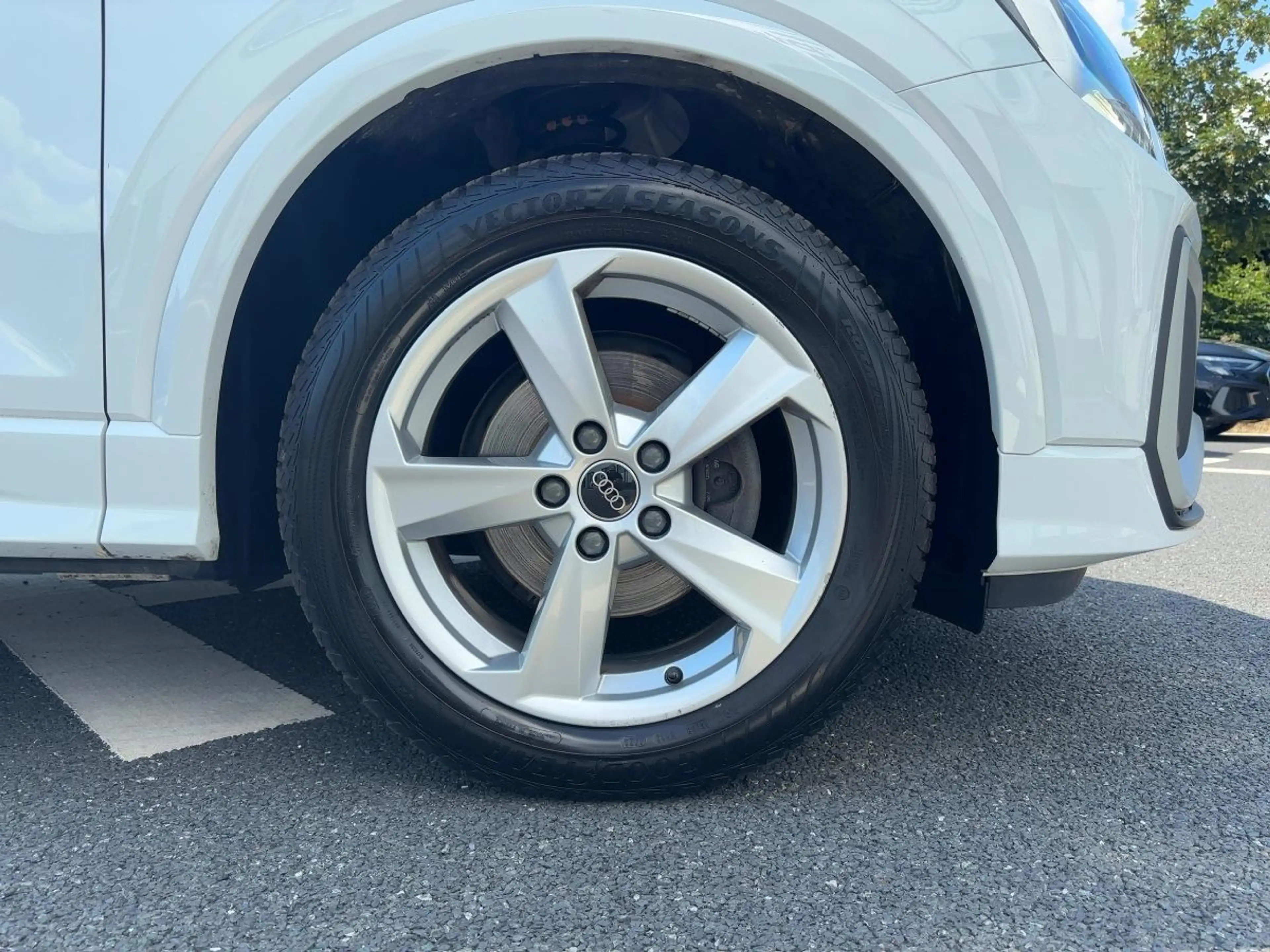 Audi Q2 S line 30 TFSI Schaltgetriebe LED SW — photo 13