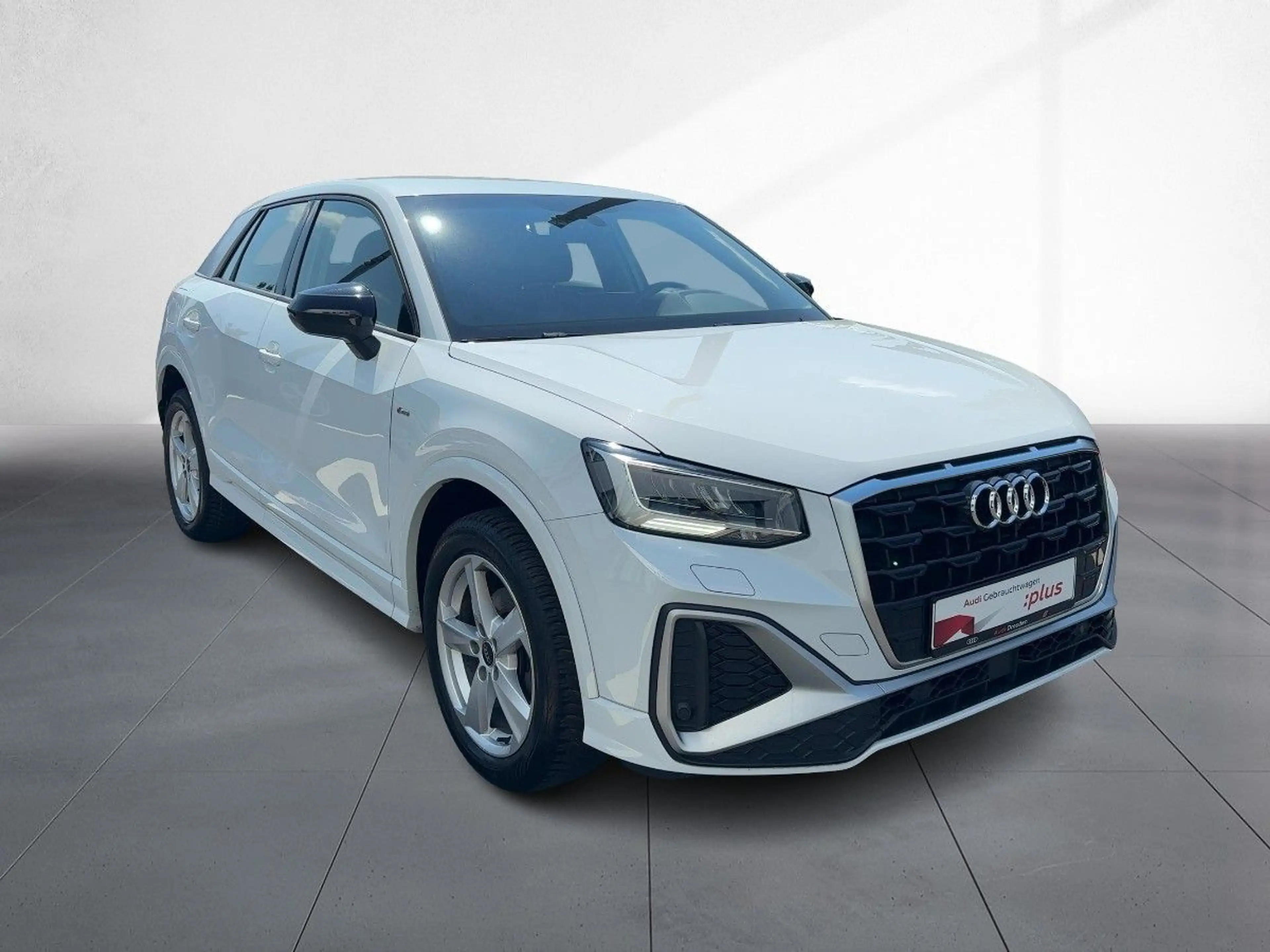 Audi Q2 S line 30 TFSI Schaltgetriebe LED SW — photo 6