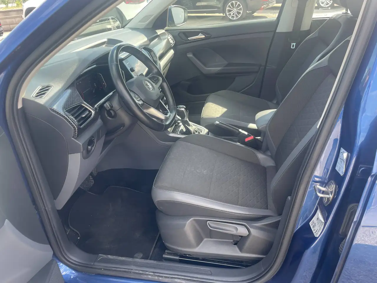 Volkswagen T-Cross usata in vendita