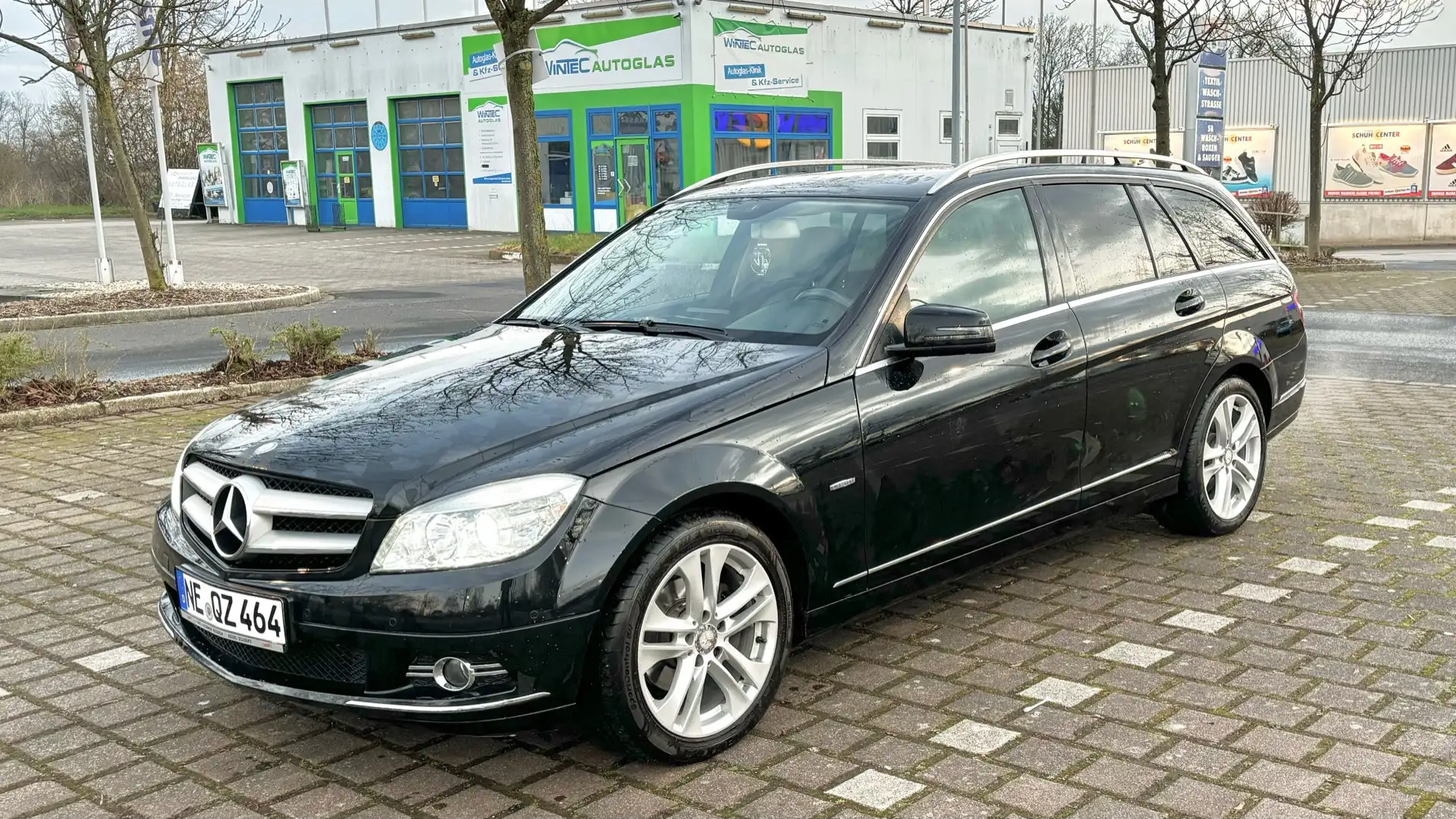 Mercedes-Benz C 180 T CGI Automatik BlueEFFICIENCY Avantgarde Schwarz - 1